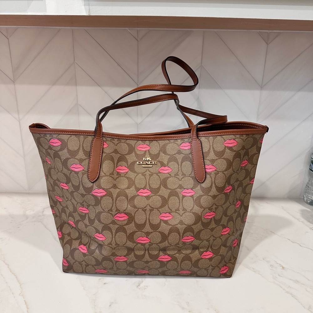 Coach Tan and Pink Women's Tote Bag